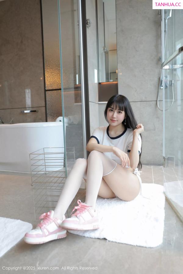   [XiuRen]高清写真图 2025.04.23 No.10184 量子玫瑰 白色运动服第53张图片